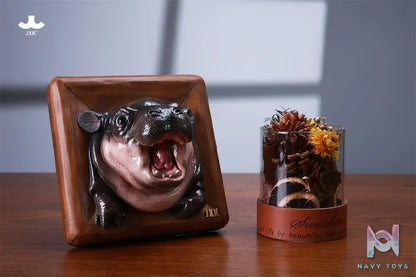 JXK – Original 1/6 Baby Hippo Photo Frame MooDeng (Licensed)