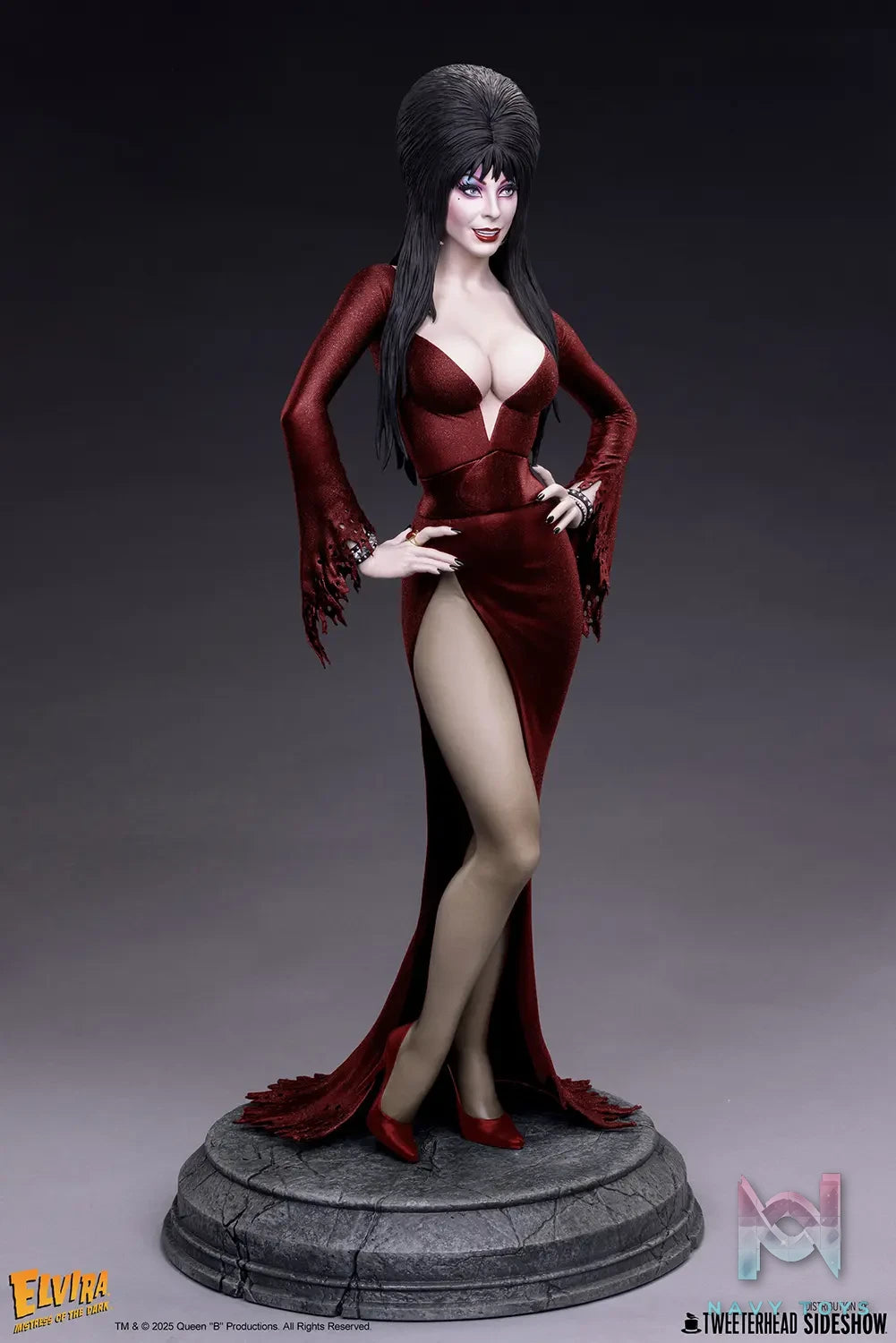 Sideshow Collectibles – Elvira: Mistress of the Dark 9127342 9127343 (Licensed)