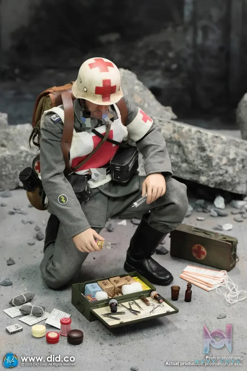DID Studio – 1/6 Scale WWII German Medic Officer Candidate Gregor D80183 (Licensed)