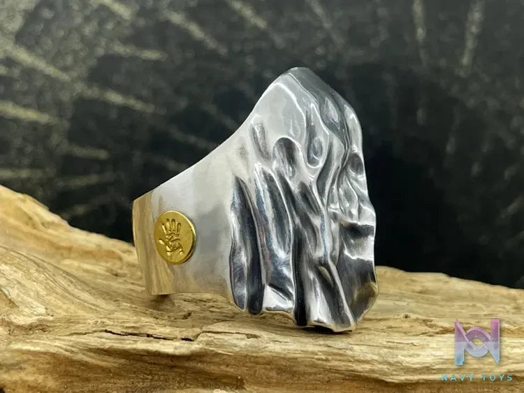 Shou Jiang Studio – Original Design Guardian Heart Ring Original