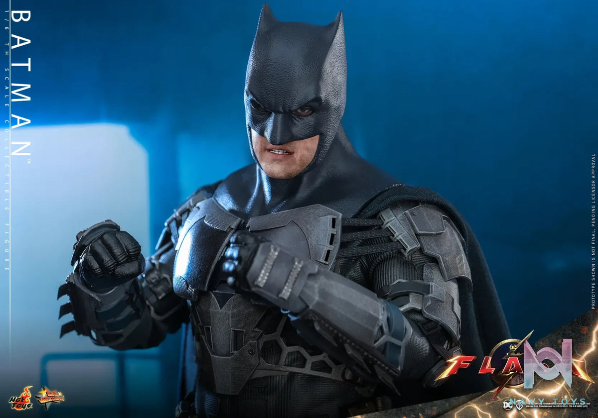 Hottoys – The Flash – Batman and Batcycle – 1/6th Scale MMS703 MMS704 MMS705 (Licensed)