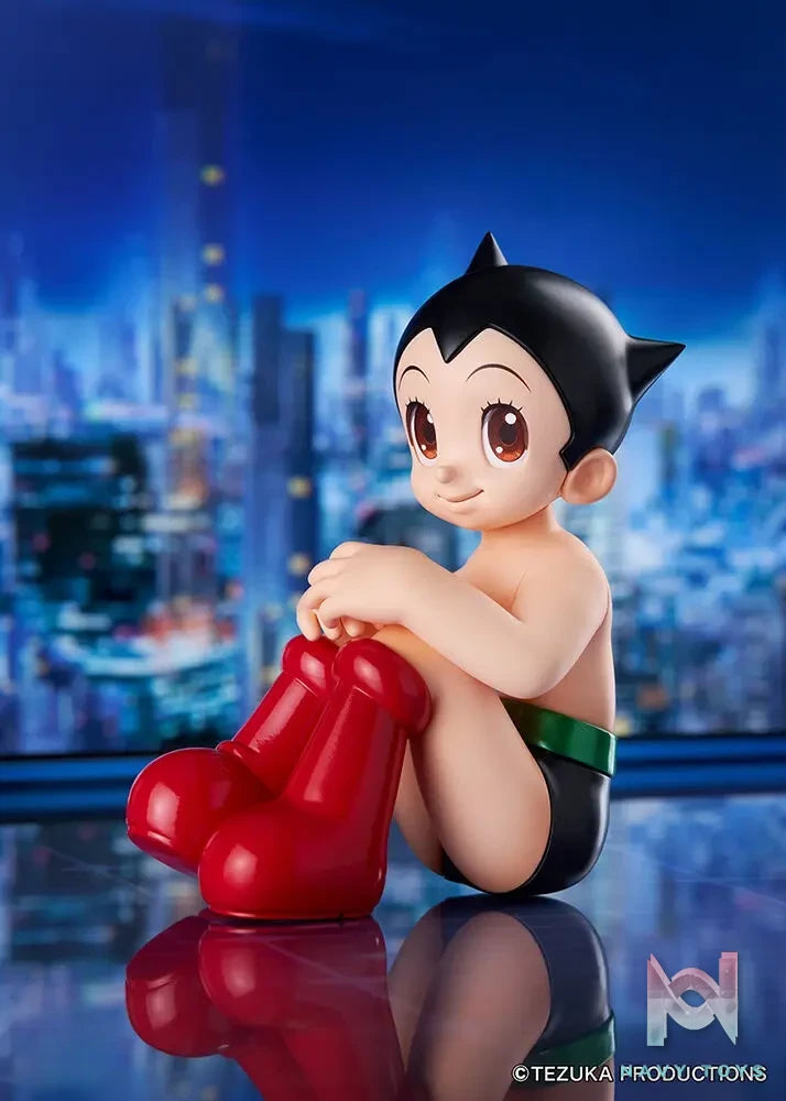 QuesQ – Astro Boy Figure (Licensed)