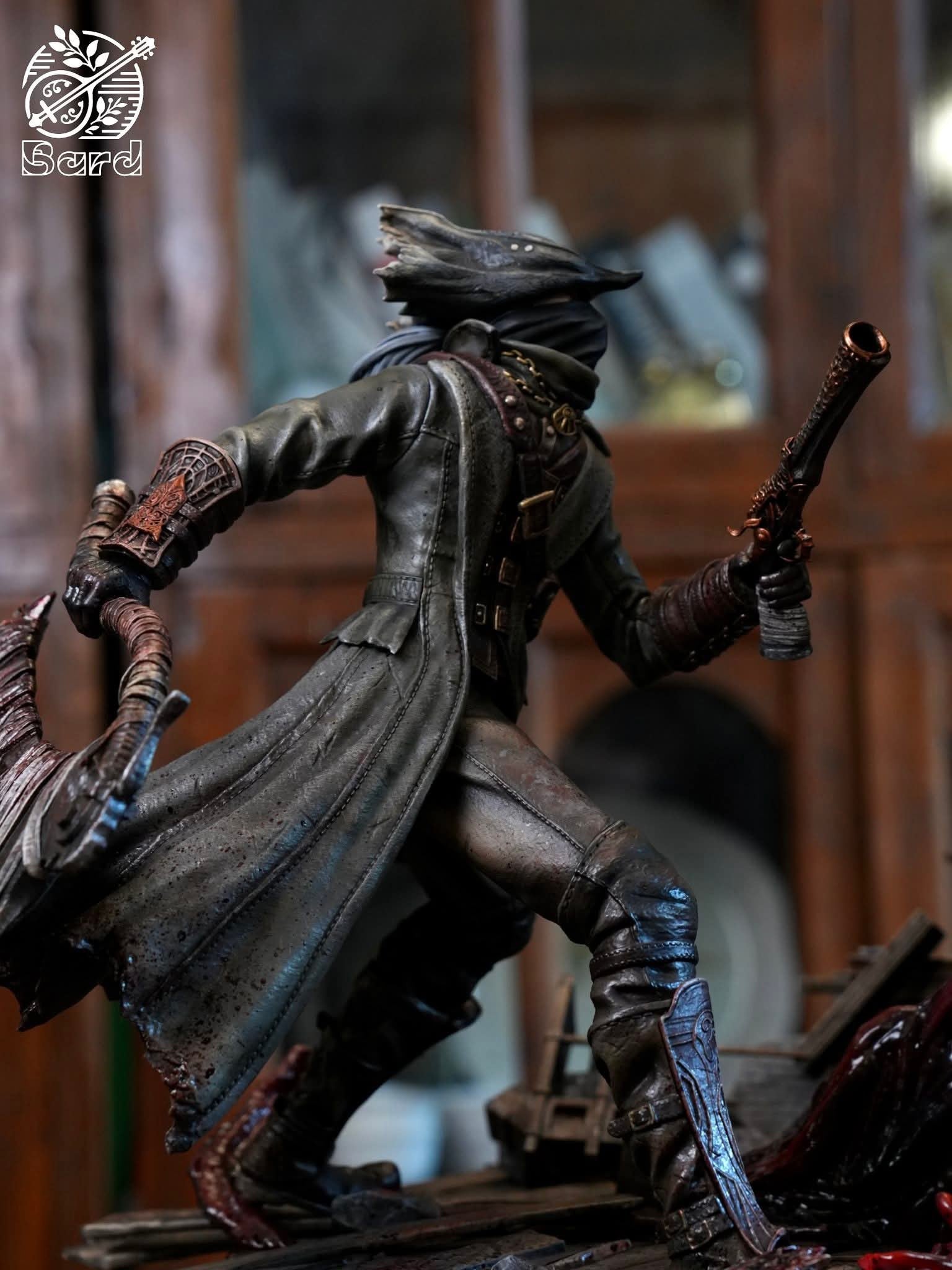 Lady Maria vs Hunter resin statue Bard studio anime figure