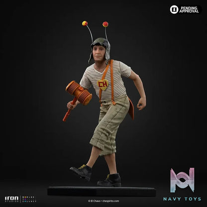 Iron Studio – Chaves (Chapolin Version) – Chaves – Art Scale 1/10 Statue TELCHV132925-10 (Licensed)