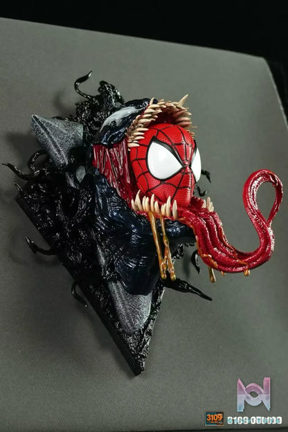 3109 Studio – Spider-Man Venom Wall-Mounted Dual Scale Spider-Man