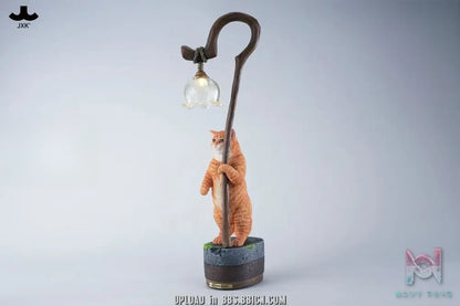 JXK – Lily of the Valley Reflecting a Cat JXK342 (Licensed)