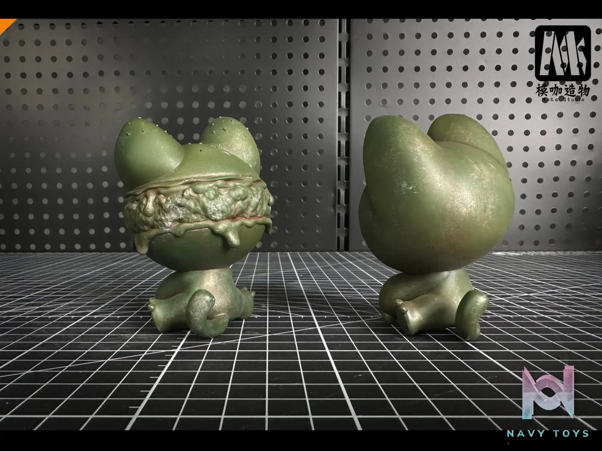 MoKa Studio – Original Palm Toy Series Bronze Cat (Licensed)