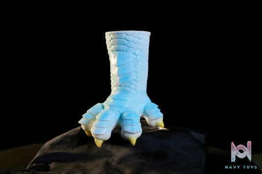 Shanhai Bozhu Studio – Small Dragon Claw Silicone Manual Masturbator (Licensed)