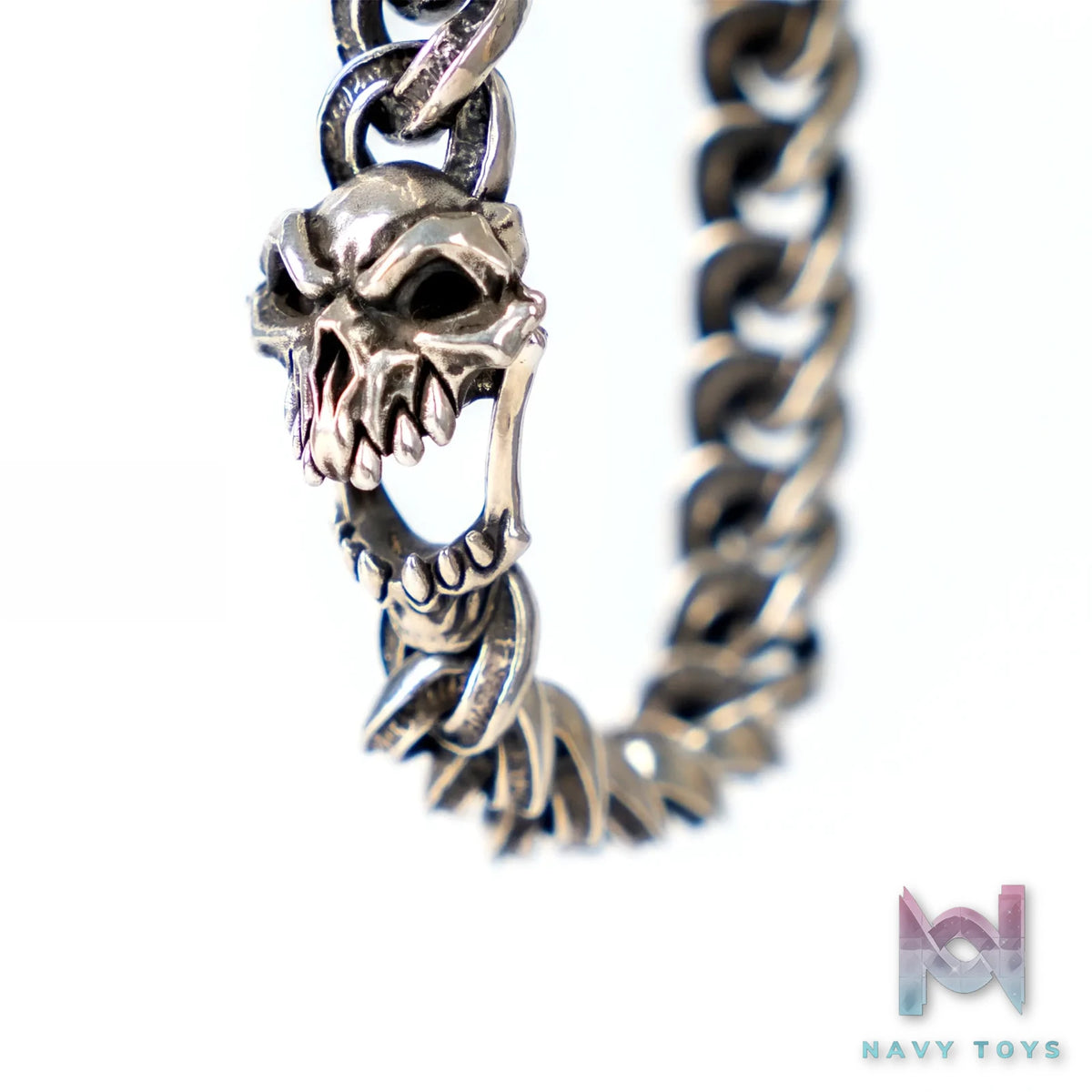 Raven Studio (silver jewelry) – Original Exclusive Design “Disorder” Skull Twisted Link Bracelet Original