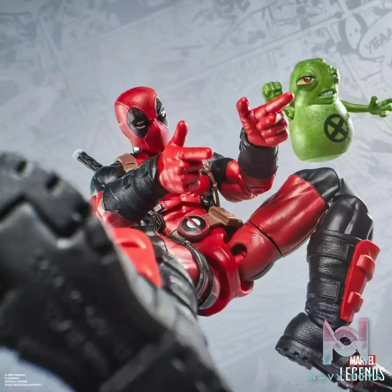 Hasbro Studio – 1/12 Marvel Legends Series Fully Loaded Comic Version Deadpool (Licensed)