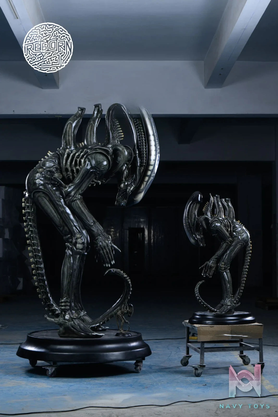 Reborn Studio – Alien Bowing Alien