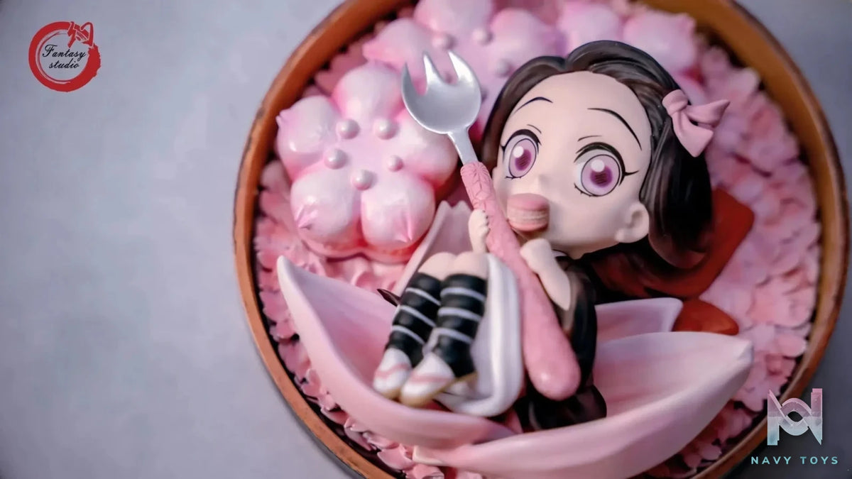 Fantasy Studio – Kamado Nezuko Eating Macaron