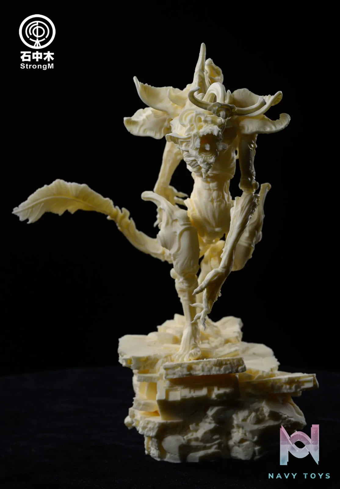 StrongM Studio – StrongM BU GARAGE KIT ver Statue White Model (Licensed)