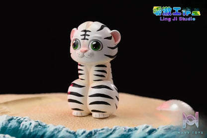 Ling Ji Studio – Original Beach lifeguard (Licensed)