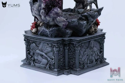 YUMS-Collectors Studio – Teresa X Clare Claymore