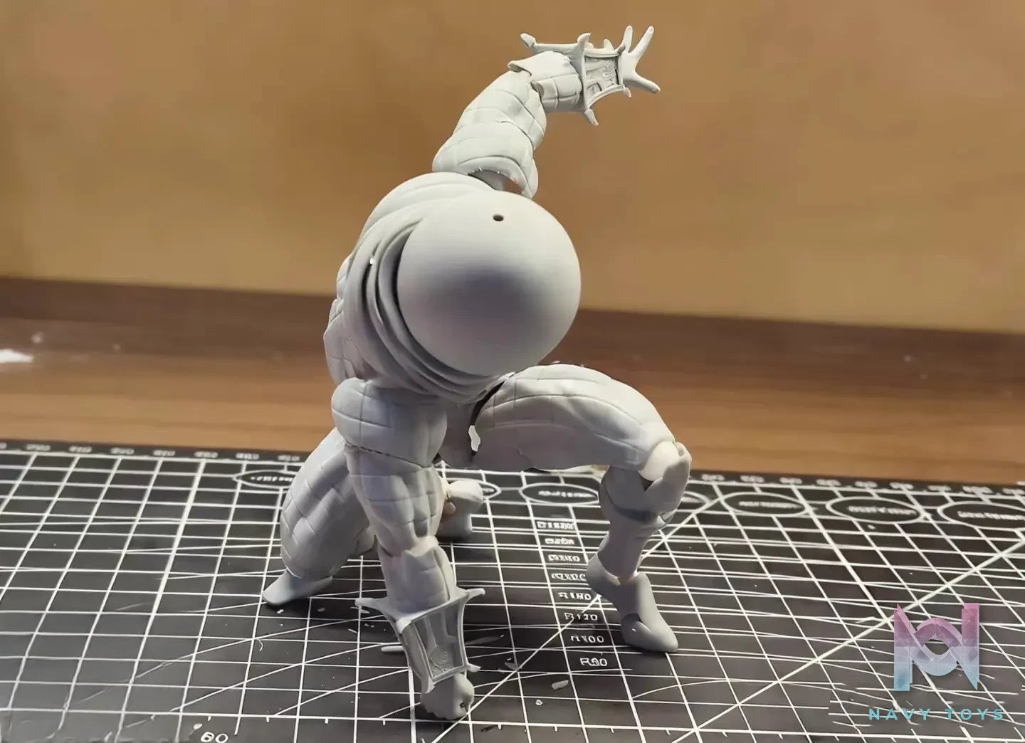 Kaiyodo – Mysterio 1/12 Scale Action Figure White Model Kit (Licensed)