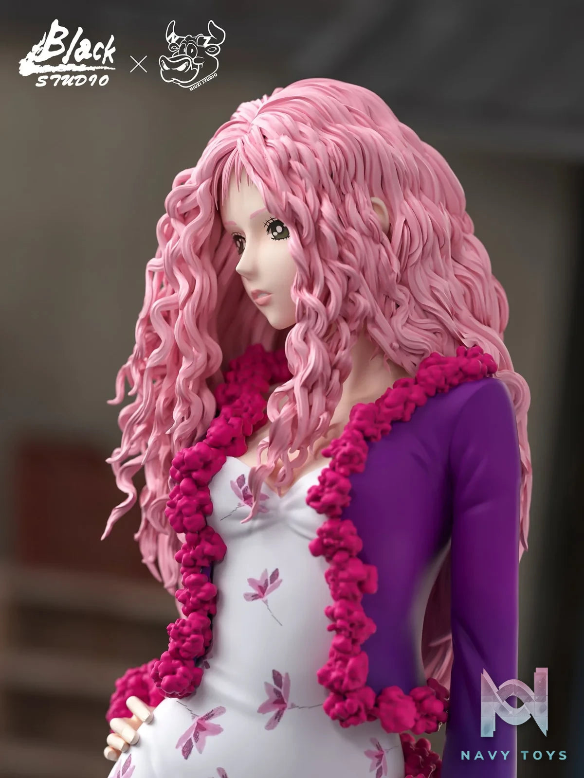 Layla Serizawa resin statue NIUZI Studio X BLACK Studio anime figure