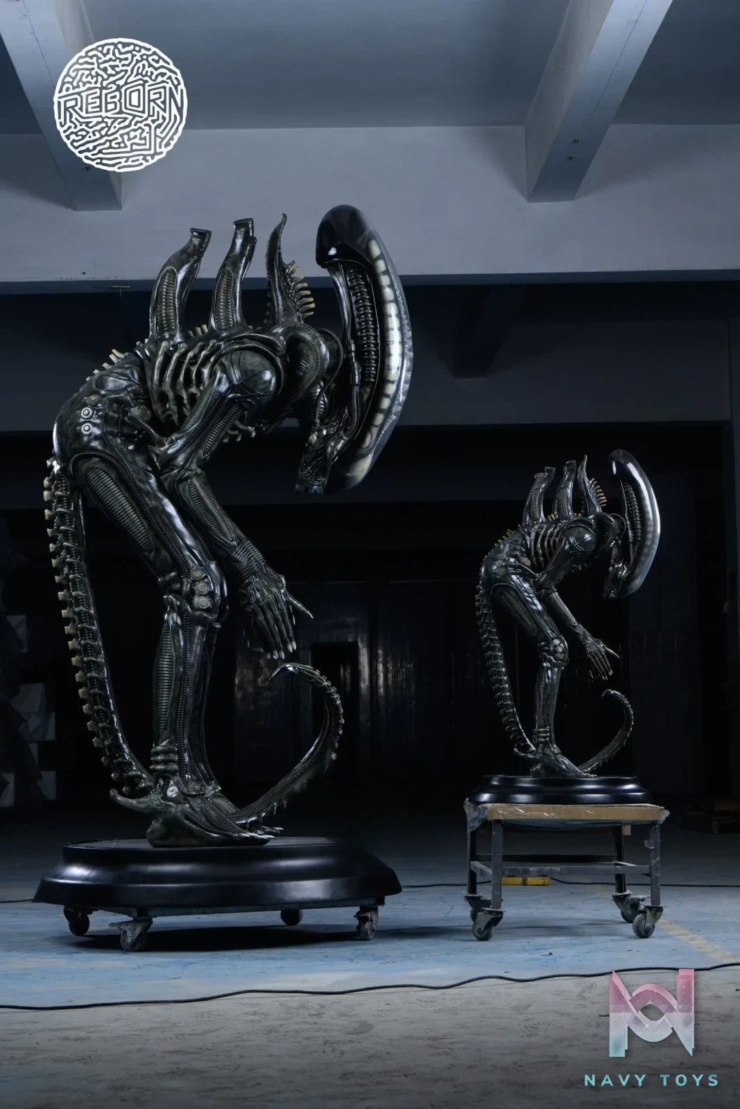 Reborn Studio – Alien Bowing Alien