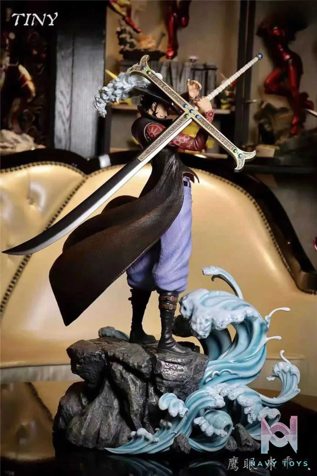 Tiny Studio – One Piece Shichibukai Dracule Mihawk