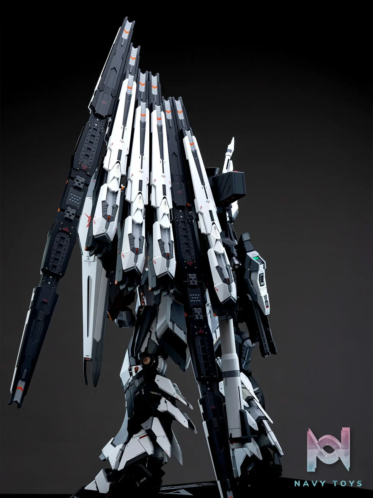 XXTOYS Studio – Gundam Series 1/60 93-RX NU Gundam