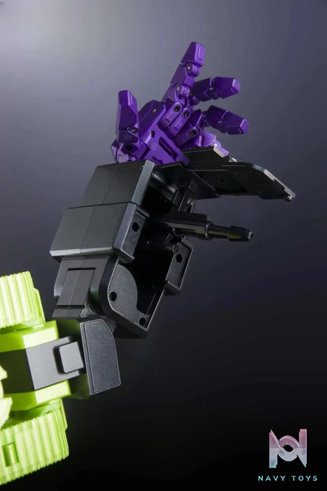 X-Transbots Studio – MX-45 Razor Bonecrusher Transformers