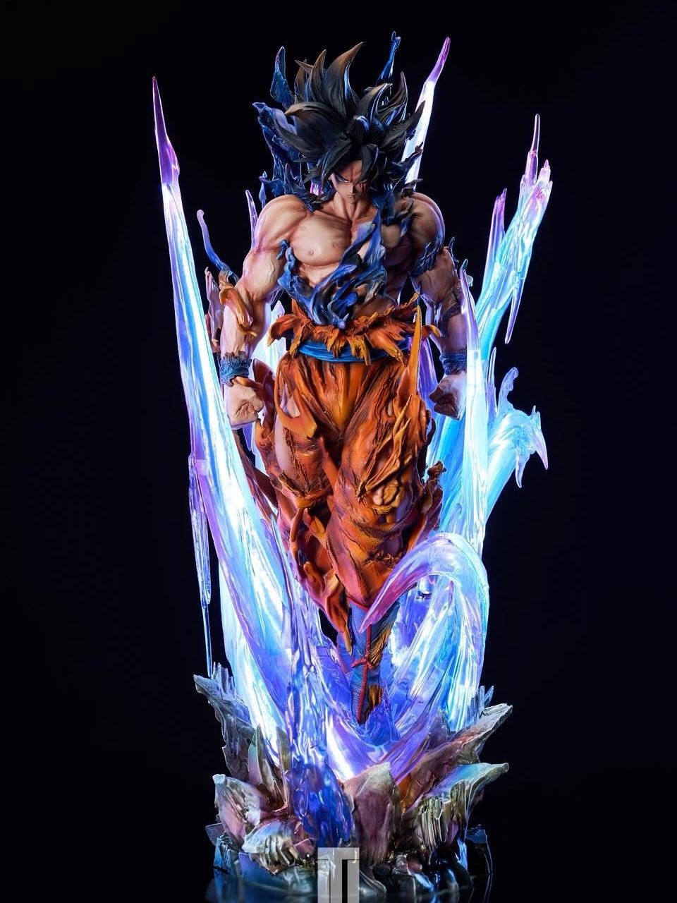 Goku Ultra Instinct - Dragon Ball - Iron Curtain Studio resin statue iron curtain studio anime figure