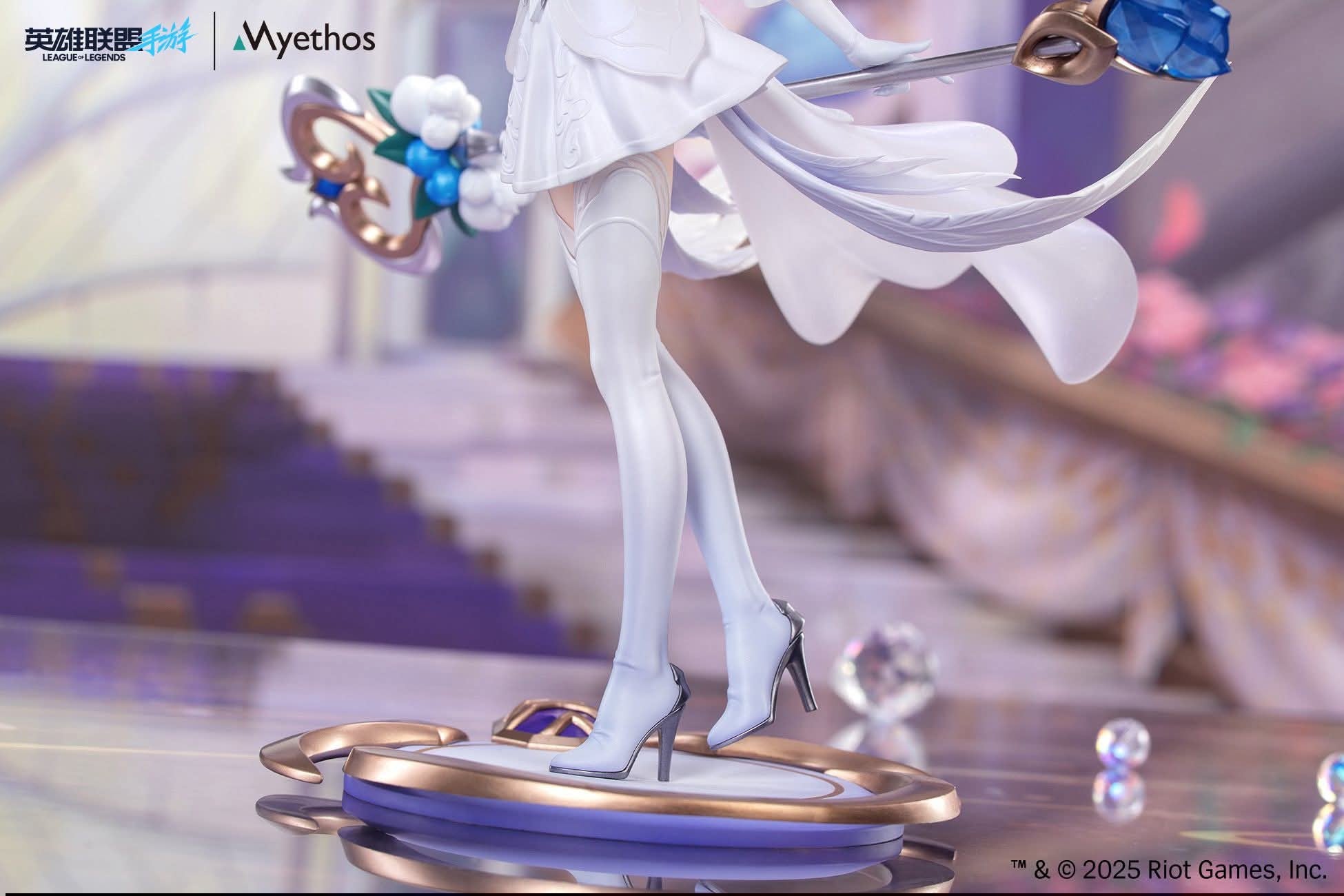 Crystal Rose Lux resin statue Myethos Studio anime figure