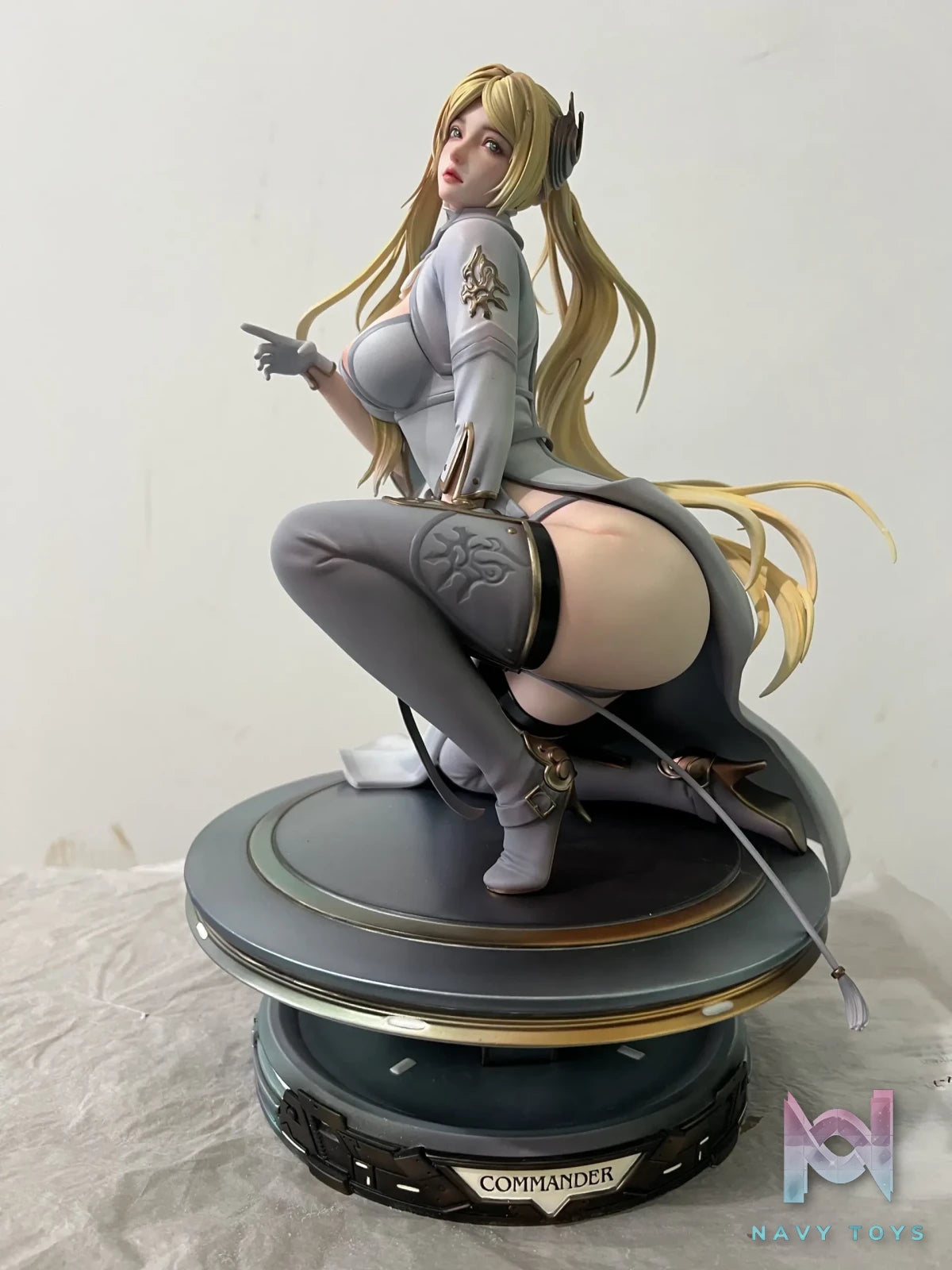 Thunder Studio – YoRHa Commander x Operator NieR:Automata