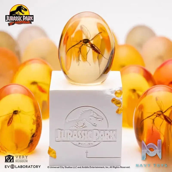 Elite Creature Collectibles (ECC) – Jurassic Park Universal IP Mosquito in Amber Statue Model (Licensed)
