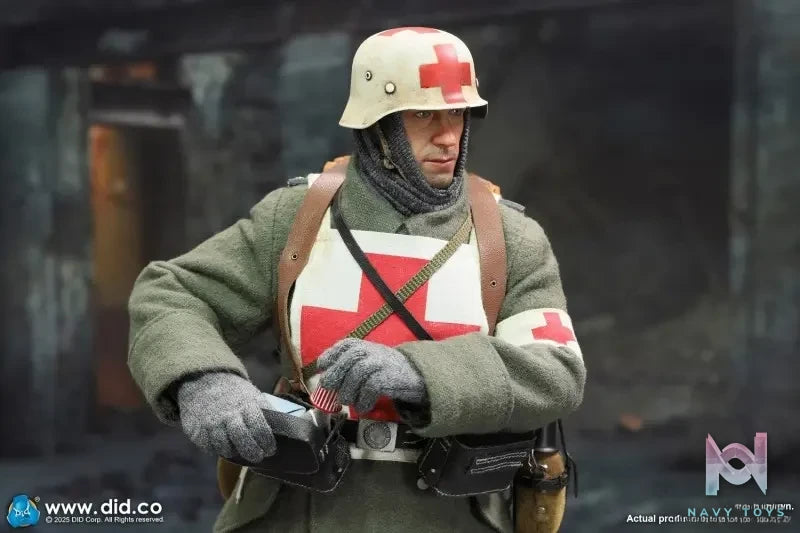 DID Studio – 1/6 Scale WWII German Medic Officer Candidate Gregor D80183 (Licensed)