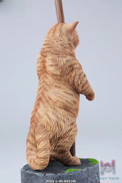 JXK – Lily of the Valley Reflecting a Cat JXK342 (Licensed)