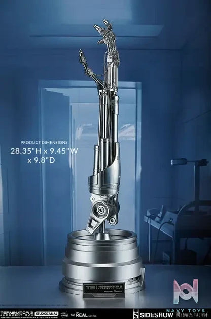 Sideshow Collectibles – Terminator T-800 Endoskeleton Arm and Brain Chip (Licensed)