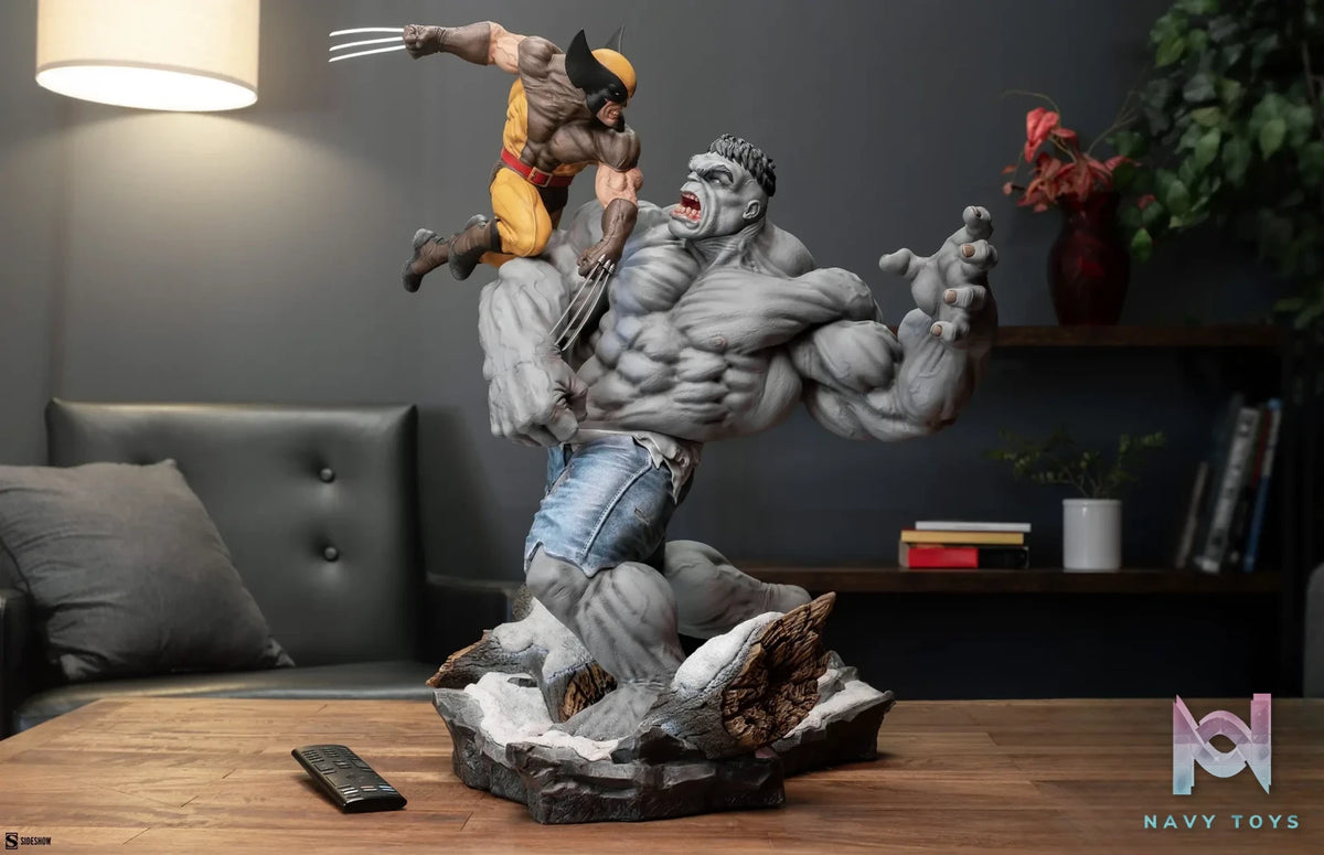 Sideshow Collectibles – Marvel collectible Grey Hulk vs Wolverine 2002162 (Licensed)