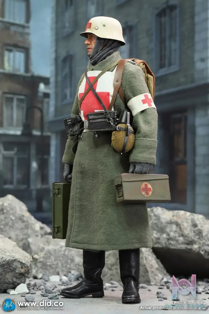 DID Studio – 1/6 Scale WWII German Medic Officer Candidate Gregor D80183 (Licensed)