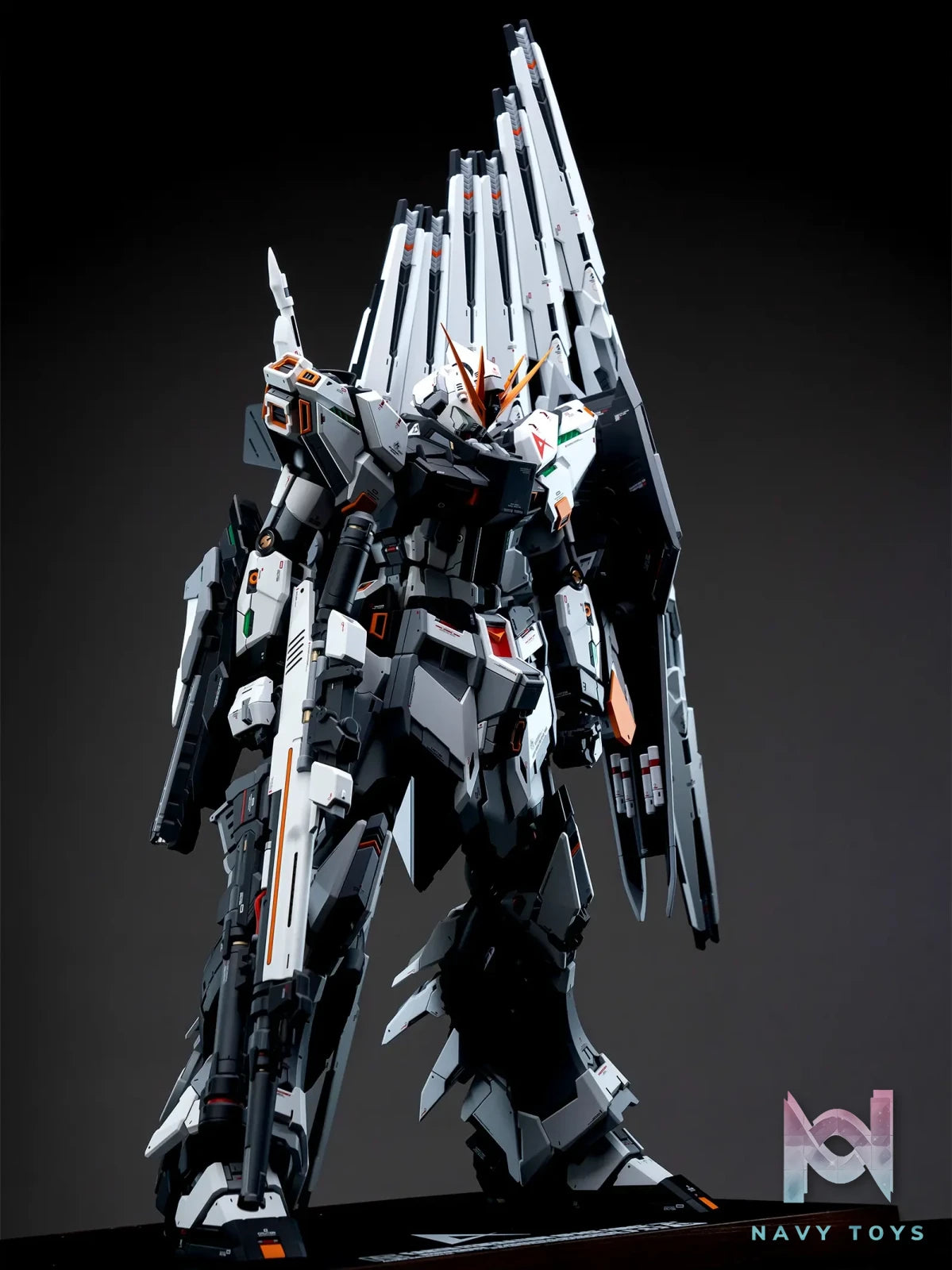 XXTOYS Studio – Gundam Series 1/60 93-RX NU Gundam