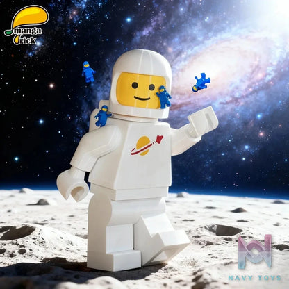 LEYILEBRICK Studio – Astronaut Ten Times Bigger Original
