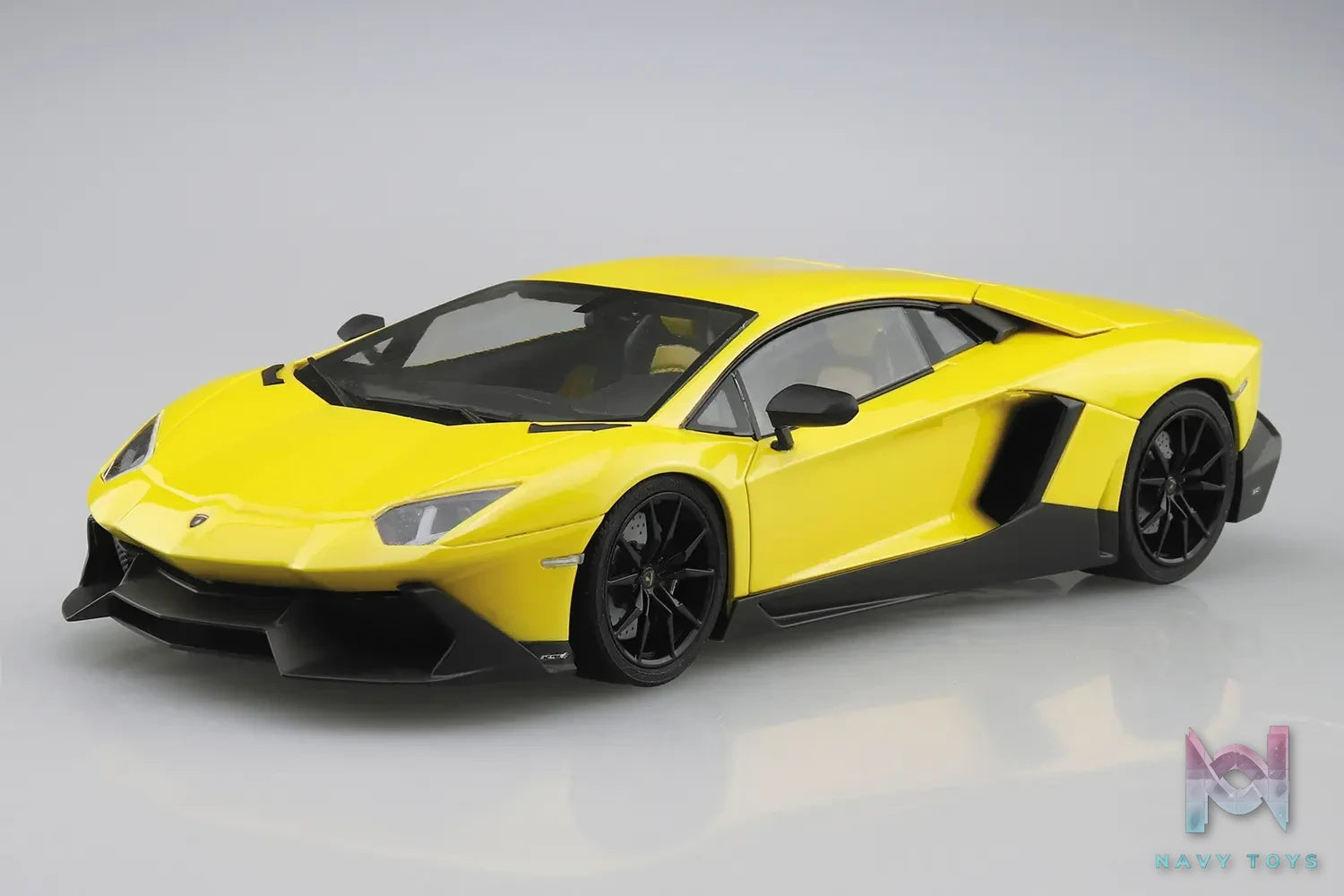 AOSHIMA – 1/24 Scale Car Model #22 (Licensed)