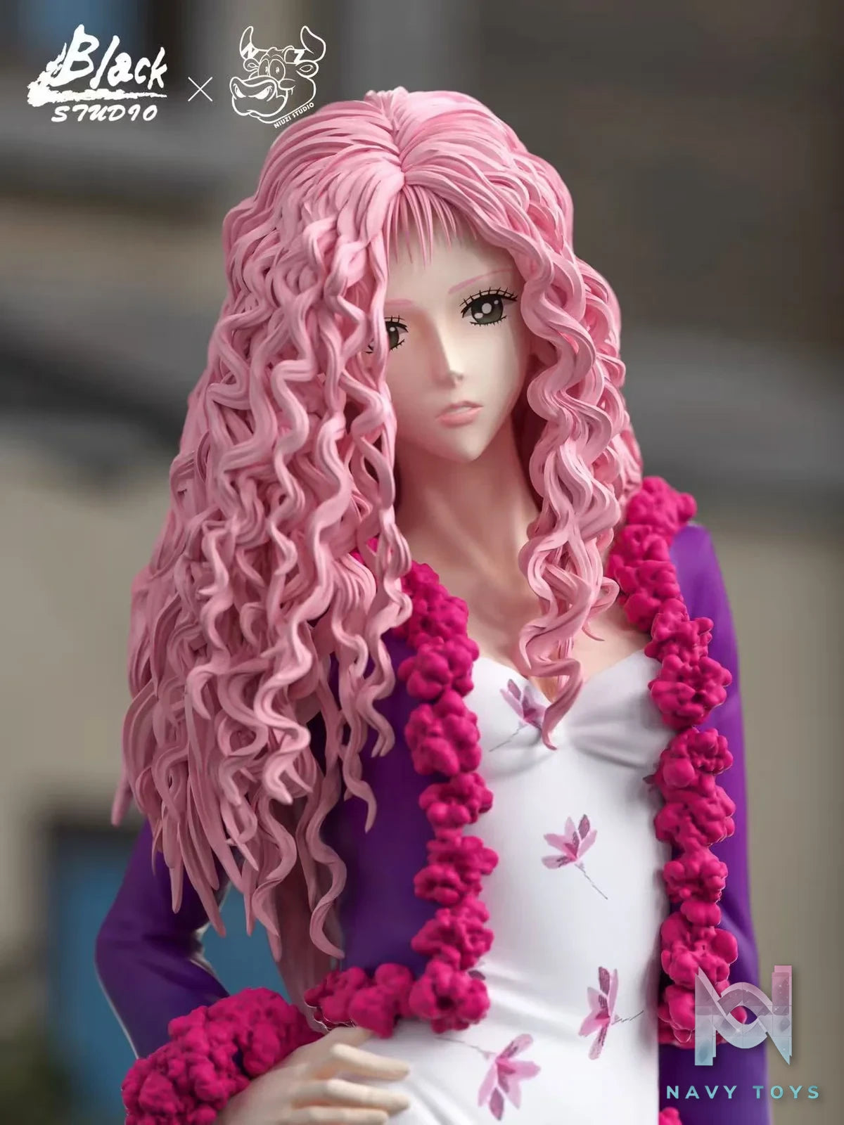 Layla Serizawa resin statue NIUZI Studio X BLACK Studio anime figure