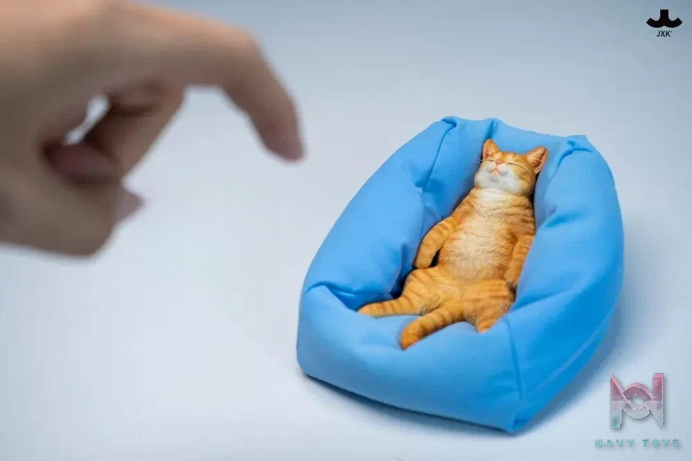 JXK – Lazy Cat on the Sofa JXK336 (Licensed)