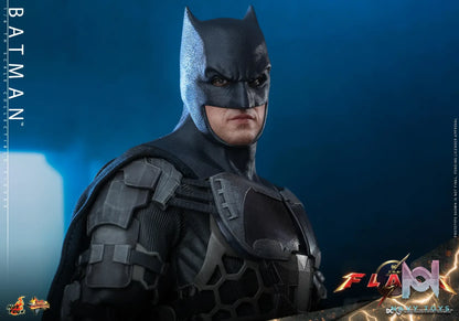 Hottoys – The Flash – Batman and Batcycle – 1/6th Scale MMS703 MMS704 MMS705 (Licensed)
