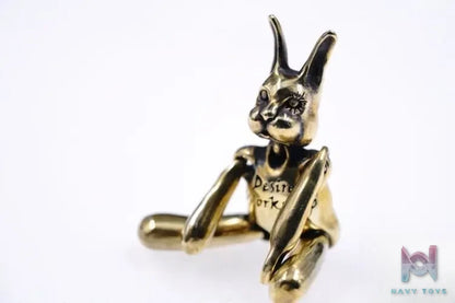 Raven Studio (silver jewelry) – Original Design “Desperate Rabbit” Pendant Original