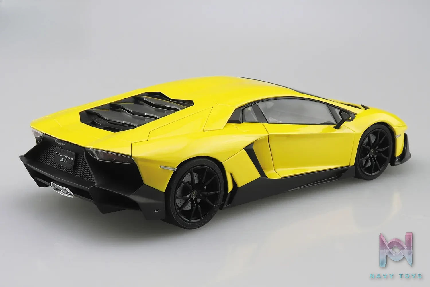 AOSHIMA – 1/24 Scale Car Model #22 (Licensed)