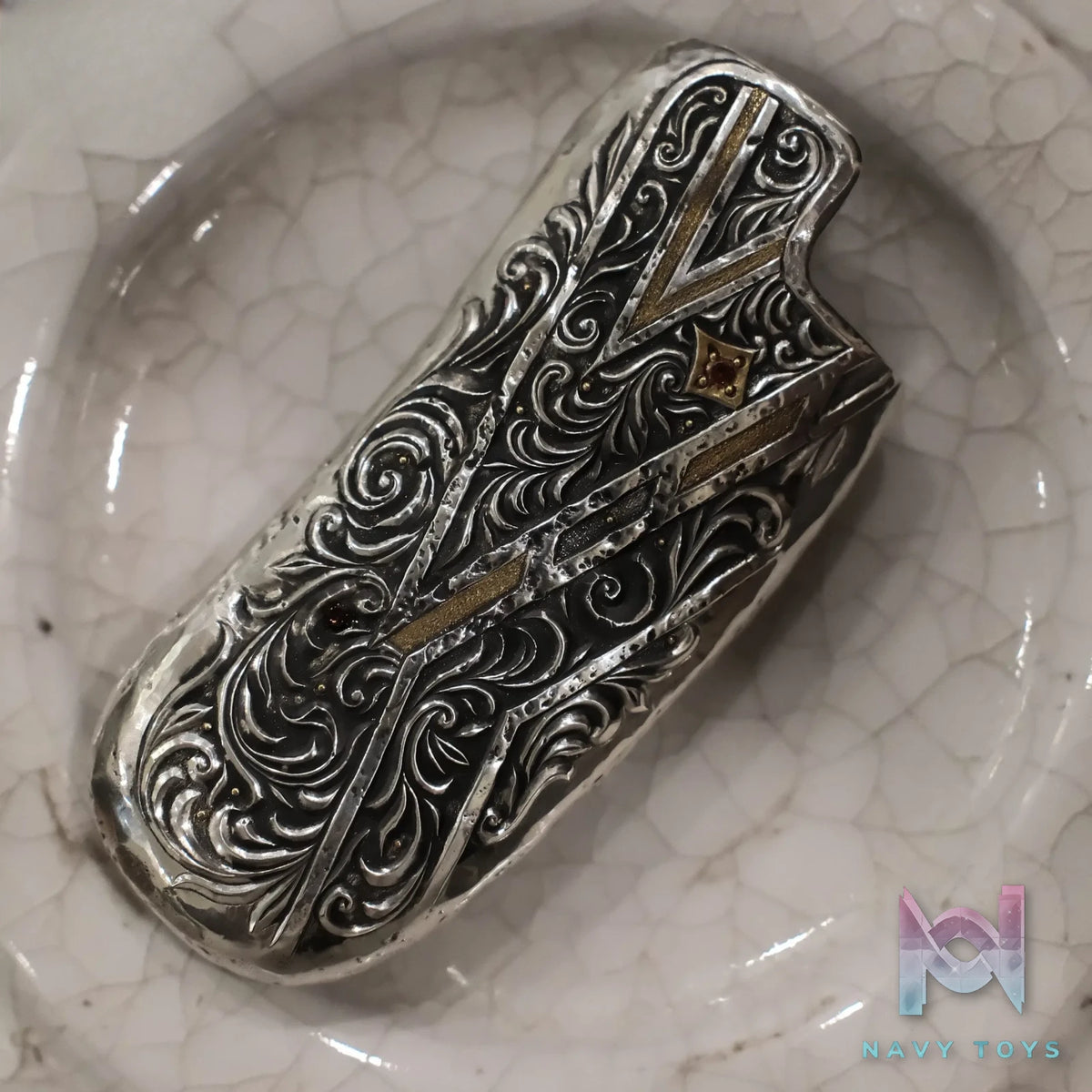 Raven Studio (silver jewelry) – Original Exclusive “Resplendent Splendor” Lindsay Engraved Bic J5 Lighter Case Original