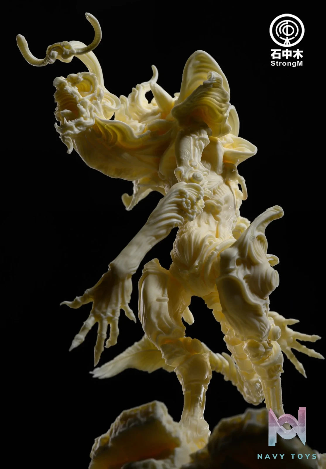 StrongM Studio – StrongM BU GARAGE KIT ver Statue White Model (Licensed)